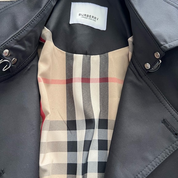 Burberry Black Double-Breasted Trench Coat - Picture 15 of 16